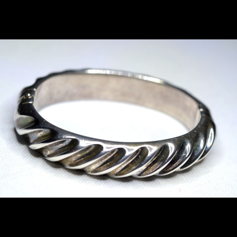 .950 vintage silver hollow hinge bangle